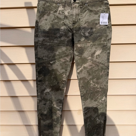 BDG Urban Outfitters Camouflage Skinny Jeans, NWTS SIZE 4 , zip ankle - Picture 2 of 13